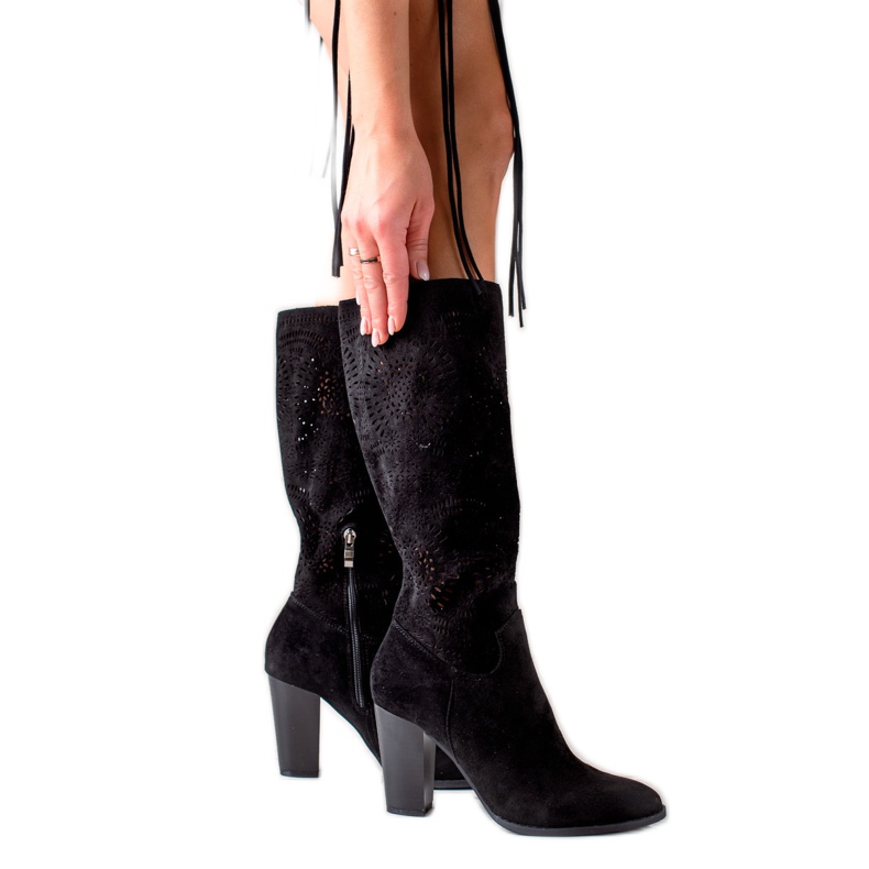 TRENDI Stivali traforati alla moda nero