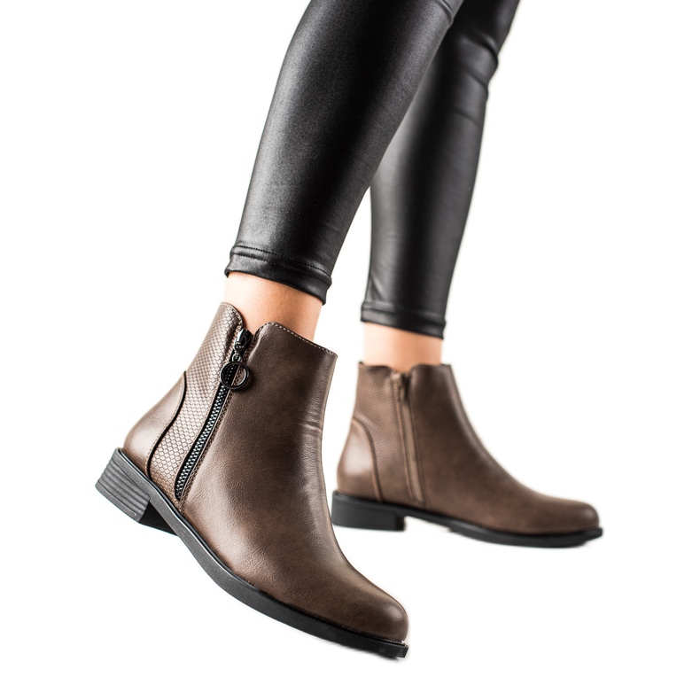 TRENDI Stivali marroni alla moda marrone