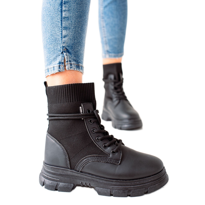 TRENDI Stivaletti neri con lacci nero