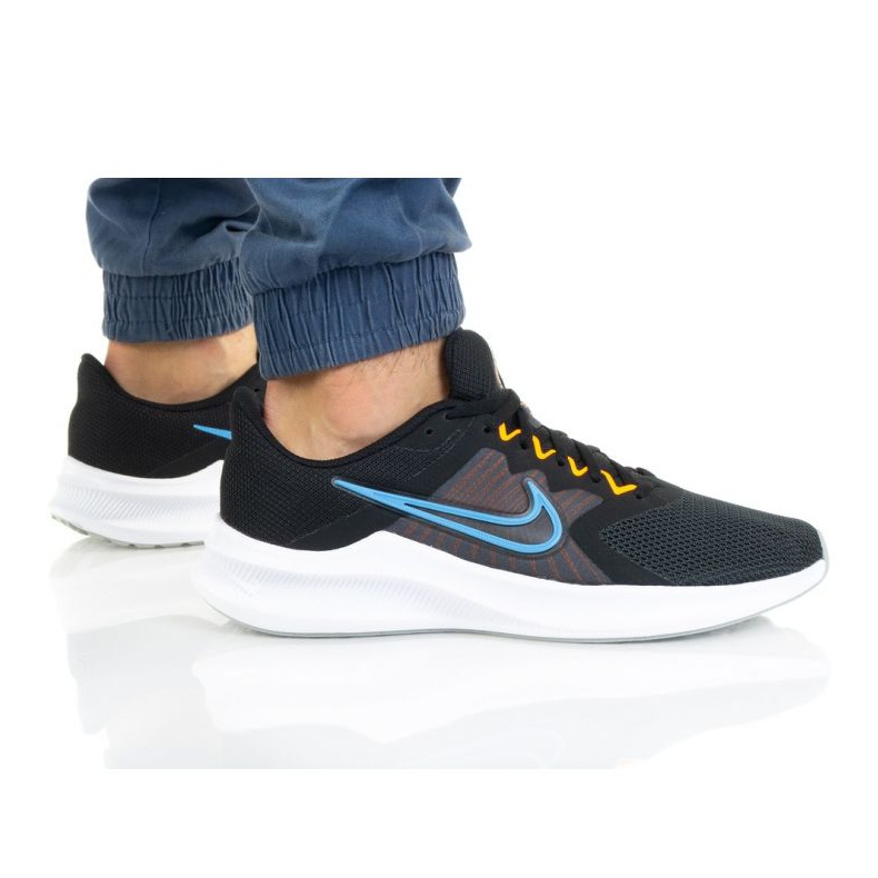 Scarpa Nike Downshifter 11 M CW3411-001 nero