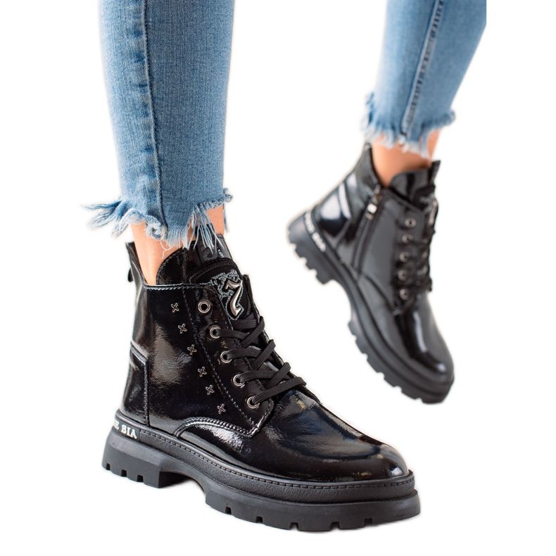 Filippo Stivaletti con plateau e lacci nero