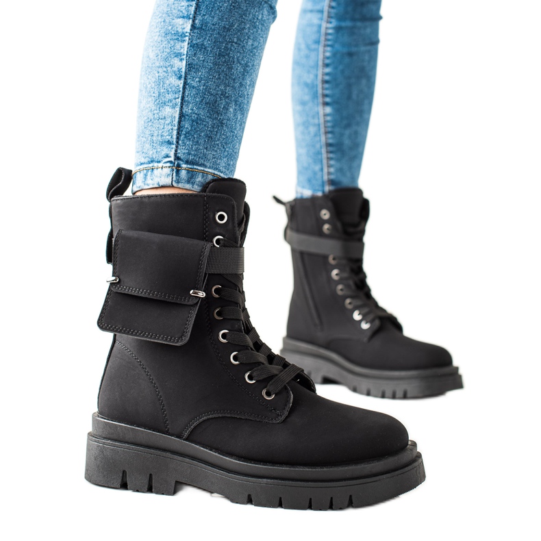 TRENDI Stivaletti stringati con taschino nero