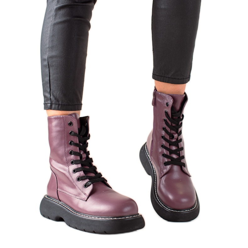 TRENDI Operai viola sulla piattaforma