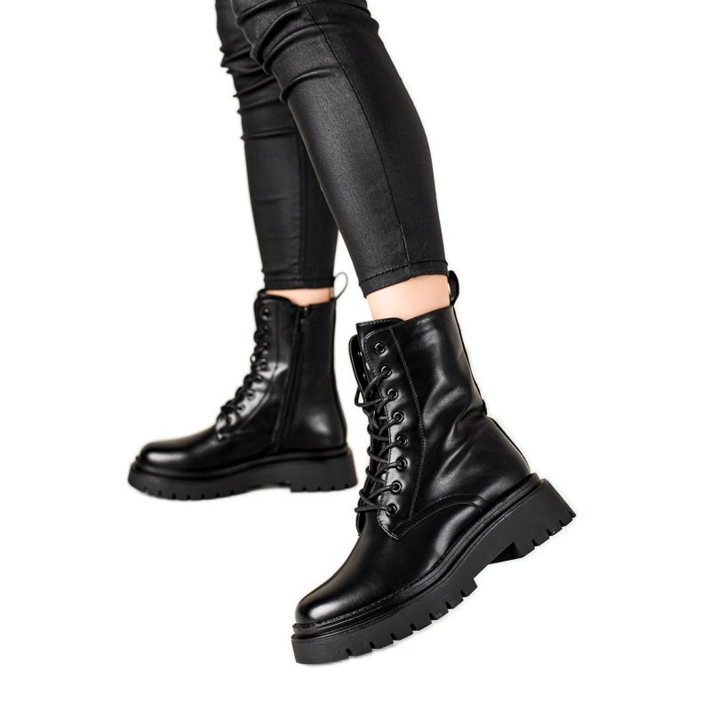 Seastar Trapper classici realizzati in ecopelle nero