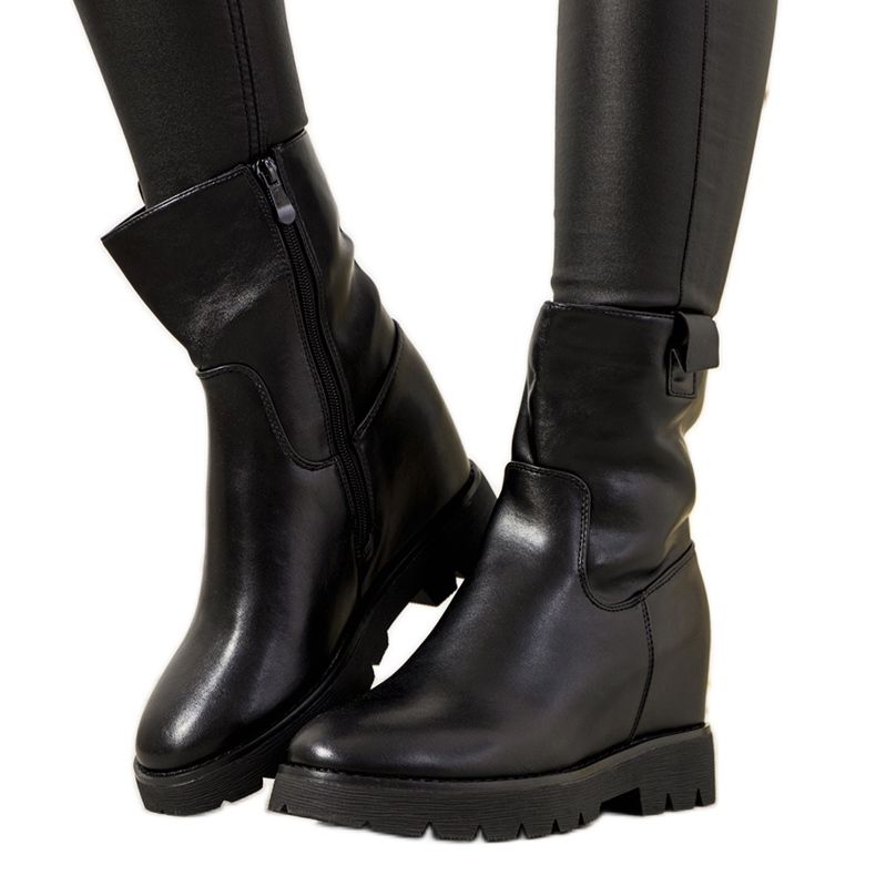 Stivali neri da donna sulla zeppa New Goldies nero
