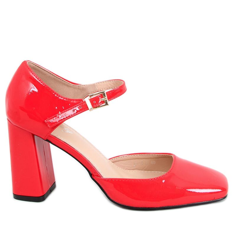 Pumps esposte sul post di Frida Red rosso