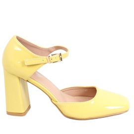 Pumps esposte sul post Frida Yellow giallo