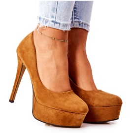 Tacchi classici in pelle scamosciata su piattaforma Camel Silly marrone