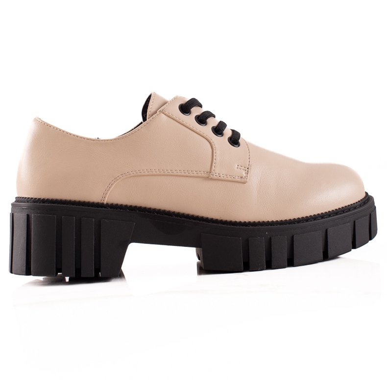 Scarpe beige sulla piattaforma La.Fi