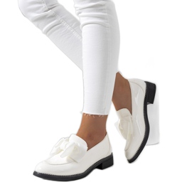 Scarpa laccata bianca Khale