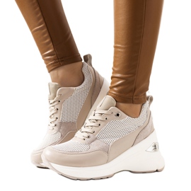 Sneakers beige sulla zeppa di Cleveland cachi