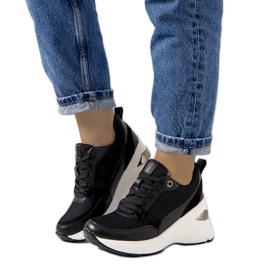 Sneakers nere sulla zeppa di Cleveland nero