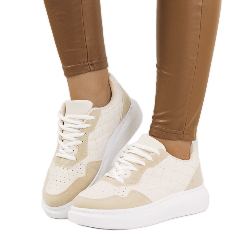 Sneakers beige sulla piattaforma Gasperi