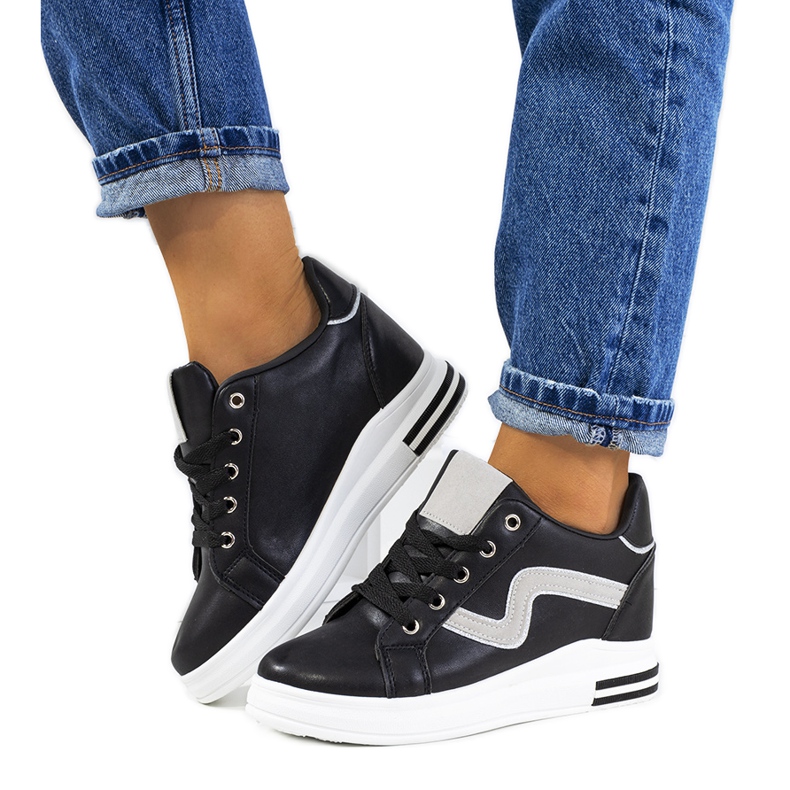 Sneakers nere sulla zeppa Piazza nero