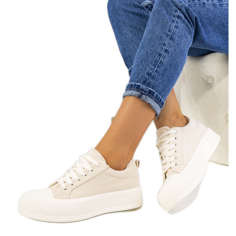 Sneakers beige sulla piattaforma Babbete
