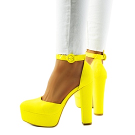 Décolleté gialle al neon sul palo Valby giallo