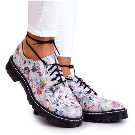 Scarpe Oxford da donna Maciejka 4087A-38 in pelle bianche con fiori bianca multicolore
