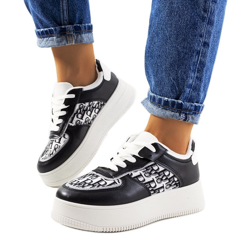 Sneakers nere sulla piattaforma Worden bianca nero