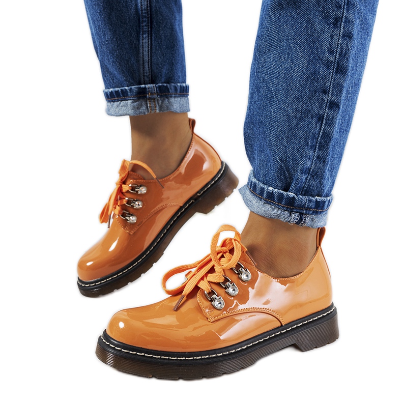 Scarpe laccate arancio di Kristina arancia