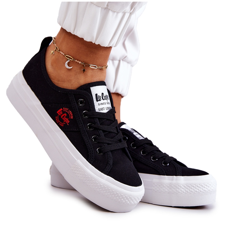 Sneakers nere su piattaforma Lee Cooper LCW-22-31-0835L nero