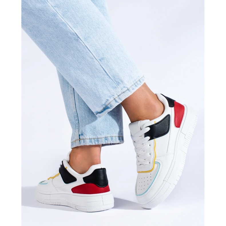 Scarpe Da Ginnastica Sulla Piattaforma bianca