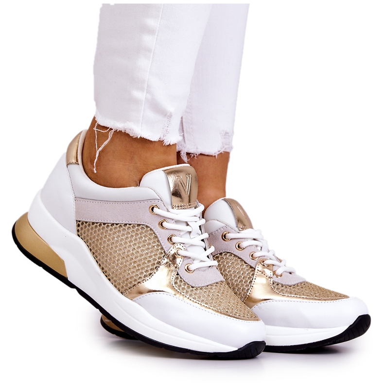 Vinceza Scarpe sportive alla moda Sneakers da donna bianche e oro Danielle bianca