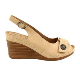 Sandali a cuneo femminile con decorazione evento 22SD98-4544 beige