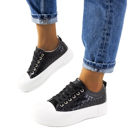 Sneakers nere su una spessa suola in Luther nero