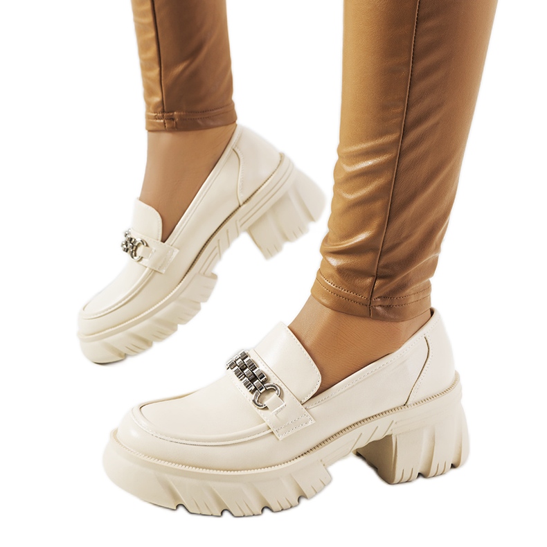 Mocassini beige su una spessa suola Ruth