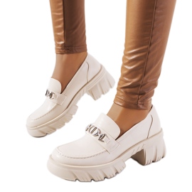 Mocassini beige su spessa suola Brant