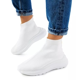 Sneakers alte bianche di Jennifer bianca