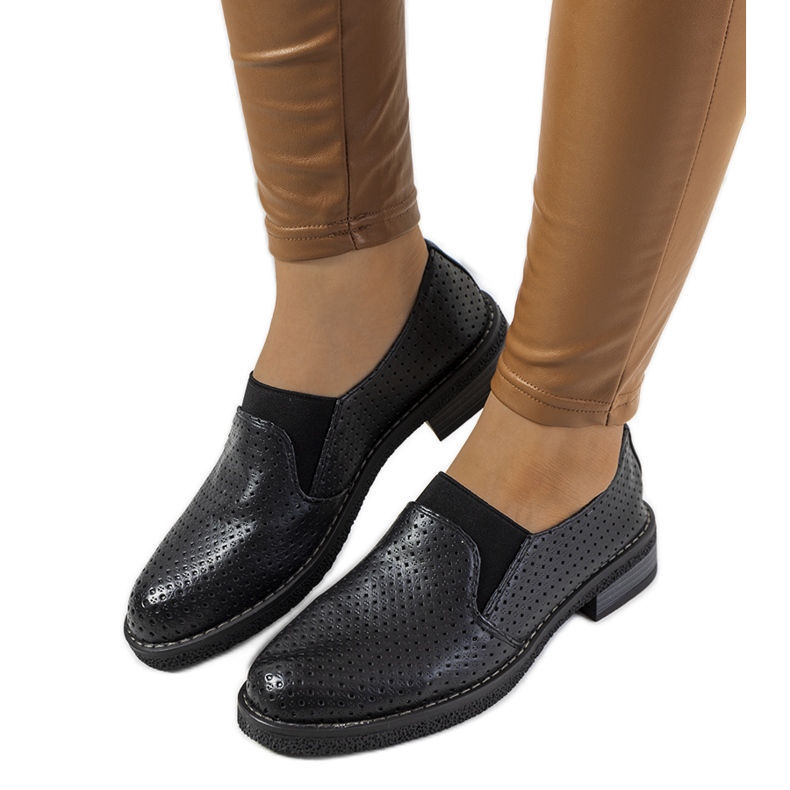 Scarpe nere traforate di Nilde nero