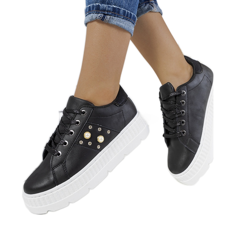 Sneakers nere sulla piattaforma Ileana nero