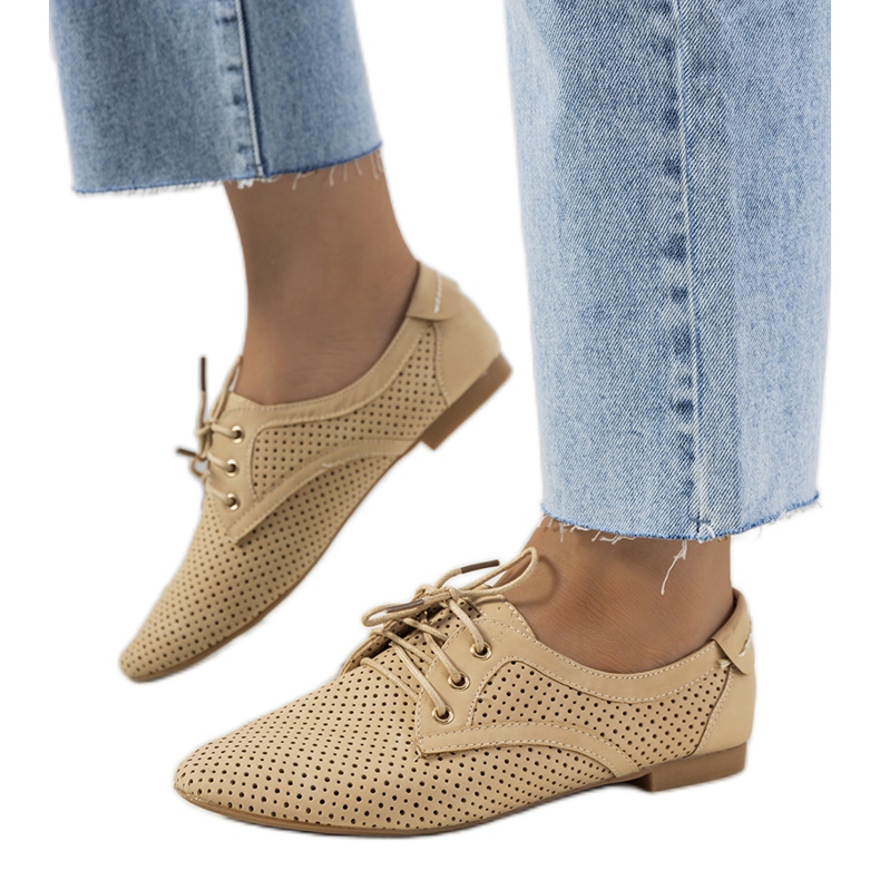 Scarpe traforate beige di Tapley