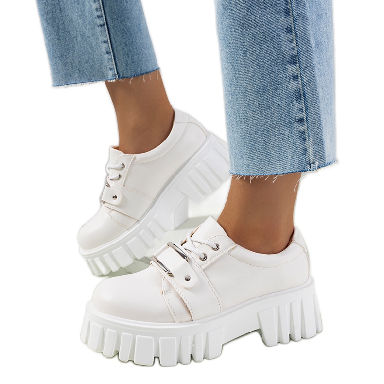 Scarpe bianche su suola da trattore di Sallie bianca