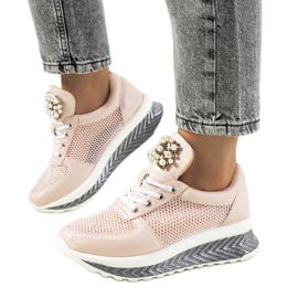 Sneakers olografiche rosa di Saggers