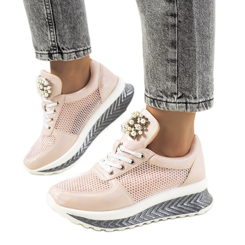 Sneakers olografiche rosa di Saggers