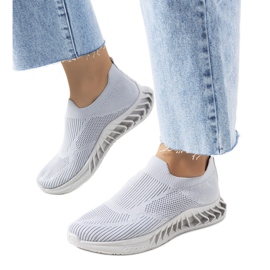 Le sneakers sportive grigie di Neda grigio