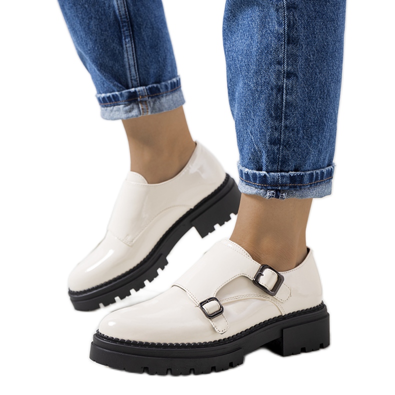 Scarpe Valks verniciate beige