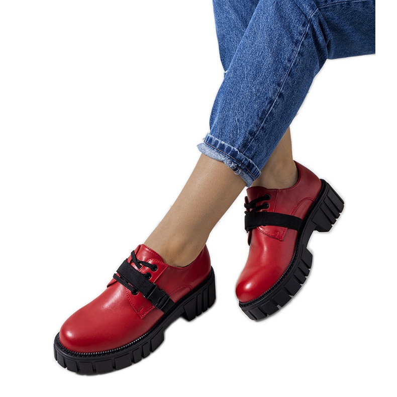Scarpe rosse su una suola di trattore Marike rosso