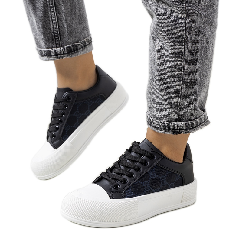 Sneakers nere sulla piattaforma Birkett nero