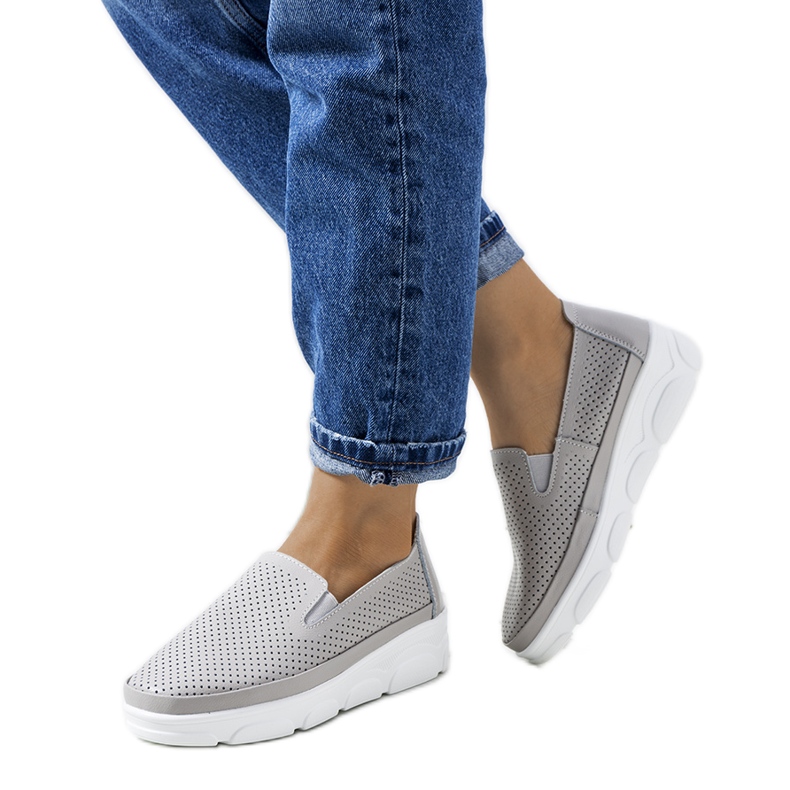 Sneakers in pelle grigia di Velders grigio