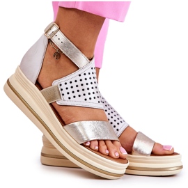 Sandali con zeppa in pelle Maciejka 05356-25 Beige e oro d'oro