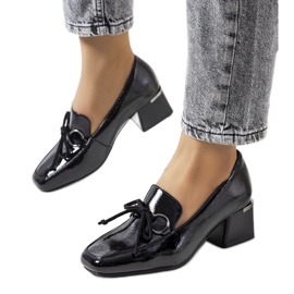 Scarpe col tacco alto laccate nere di Monisha nero