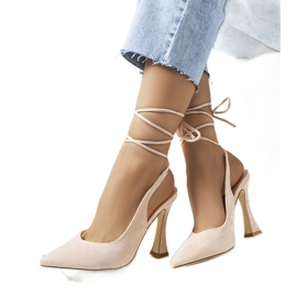 Décolleté beige stringate sul post Lotti