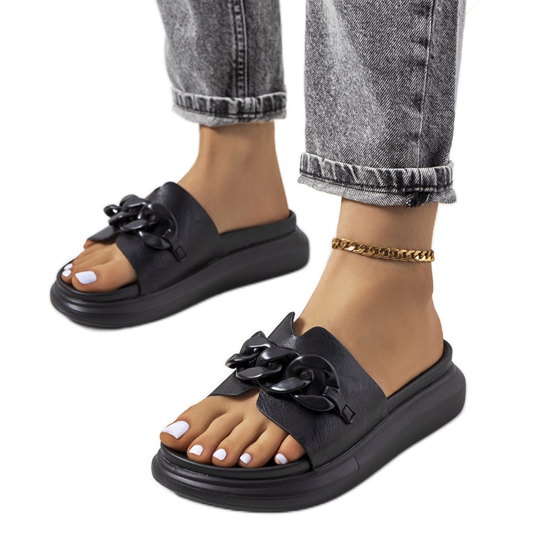 Ciabatte nere con catena Levy nero