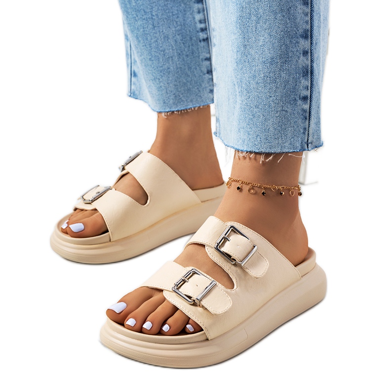 Ciabatte beige con fibbie Ageston