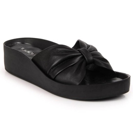 Ciabatte in pelle sulla zeppa T.Sokolski W SCA162A nero