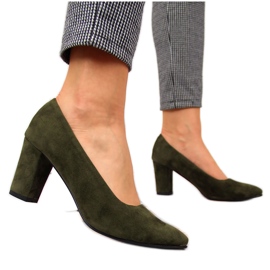 Décolleté sul post scamosciato oliva Monique verde