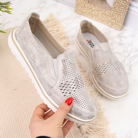 Scarpe da donna in pelle traforata oro Jezzi d'oro